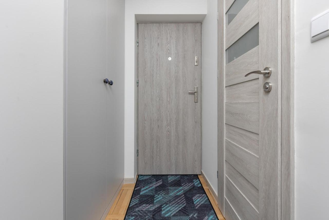 Cozy And Comfortable Wola Apartment By Noclegi Renters Warszawa Zewnętrze zdjęcie